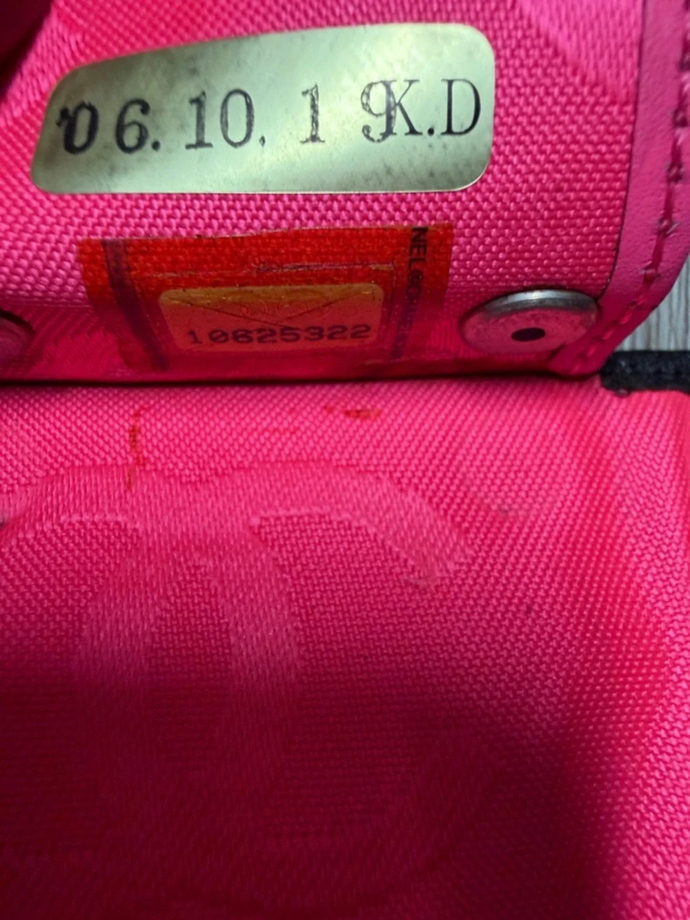 Chanel Authentic Black and White Quilted Women's Keyholder - Picture 6 of 8